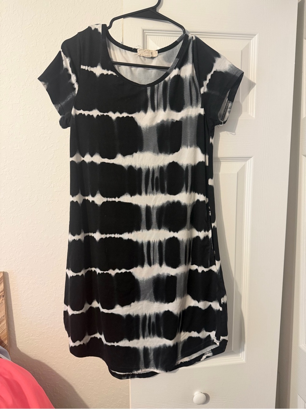 Exist Black and White Tie-Dye Short Sleeve Mini Dress